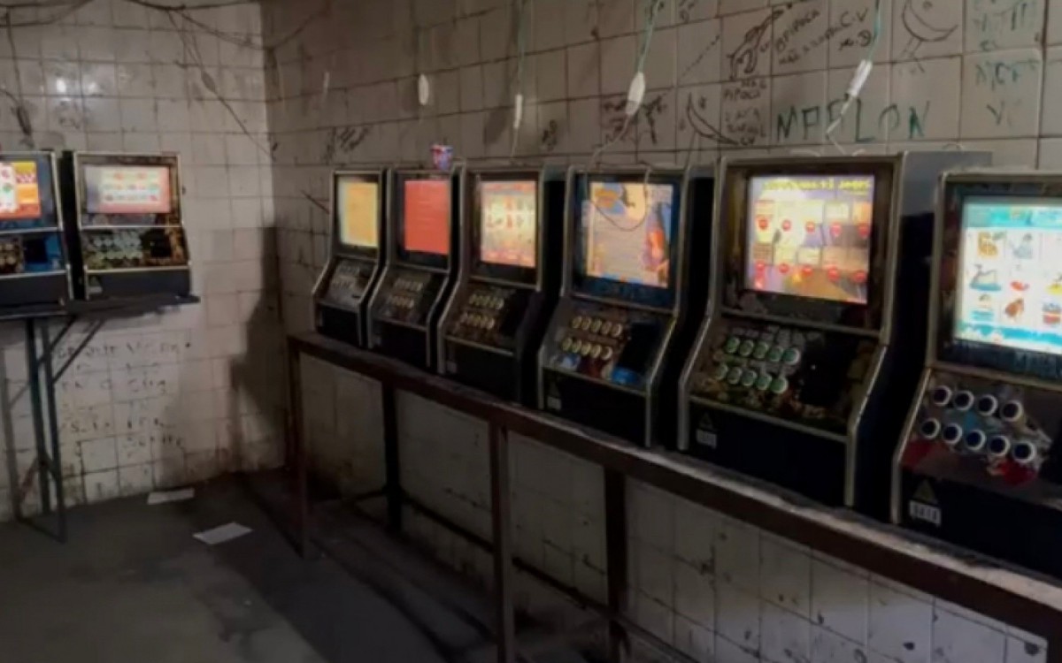 M&aacute;quinas ca&ccedil;a-n&iacute;queis apreendidas durante opera&ccedil;&atilde;o de fiscaliza&ccedil;&atilde;o no Centro d Rio