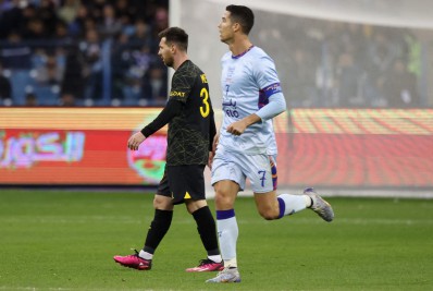 Messi e Cristiano Ronaldo marcam em amistoso do PSG contra misto de clubes árabes