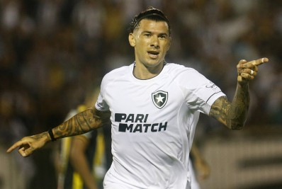 Cuesta recusa proposta do Bahia e permanecerá no Botafogo