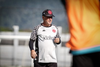 Faro elogia maturidade dos jovens do Vasco e destaca chance de vitória contra Madureira e Audax