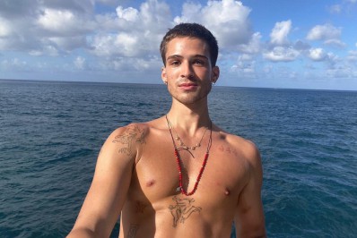 João Guilherme mostra lado desastrado e diverte fãs