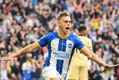 Arsenal acerta contratação de atacante destaque do Campeonato Inglês