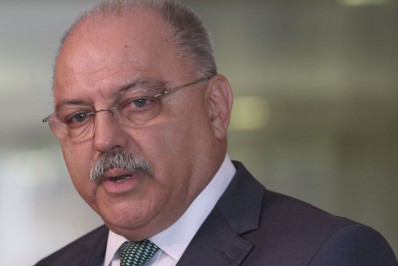 Ex-chefe do GSI diz que desconfiança do governo Lula nos militares é 'profunda covardia'