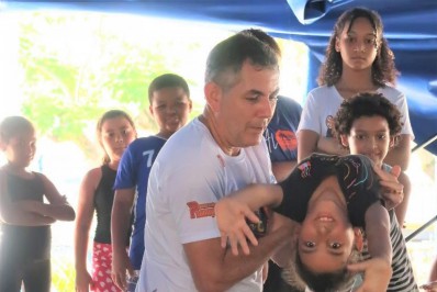 Lona do Jardim Catarina oferece colônia de férias