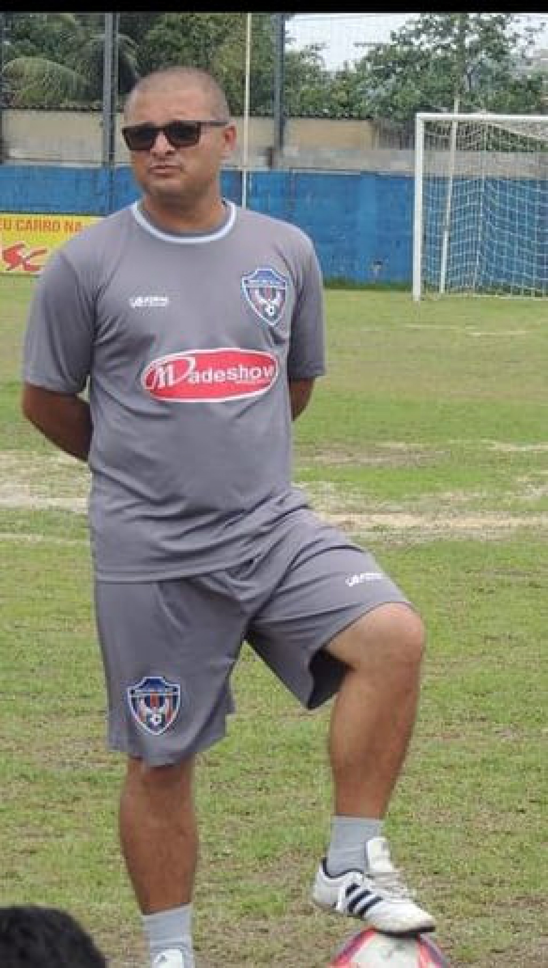 Treinador da categoria sub-17 Ricardo Sigolo - Divulga&ccedil;&atilde;o