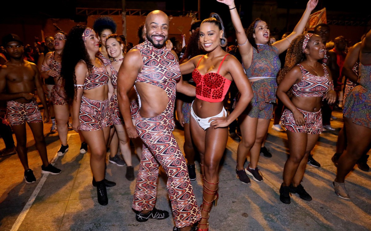 Musa do Salgueiro, Rebecca samba muito em primeiro ensaio do ano