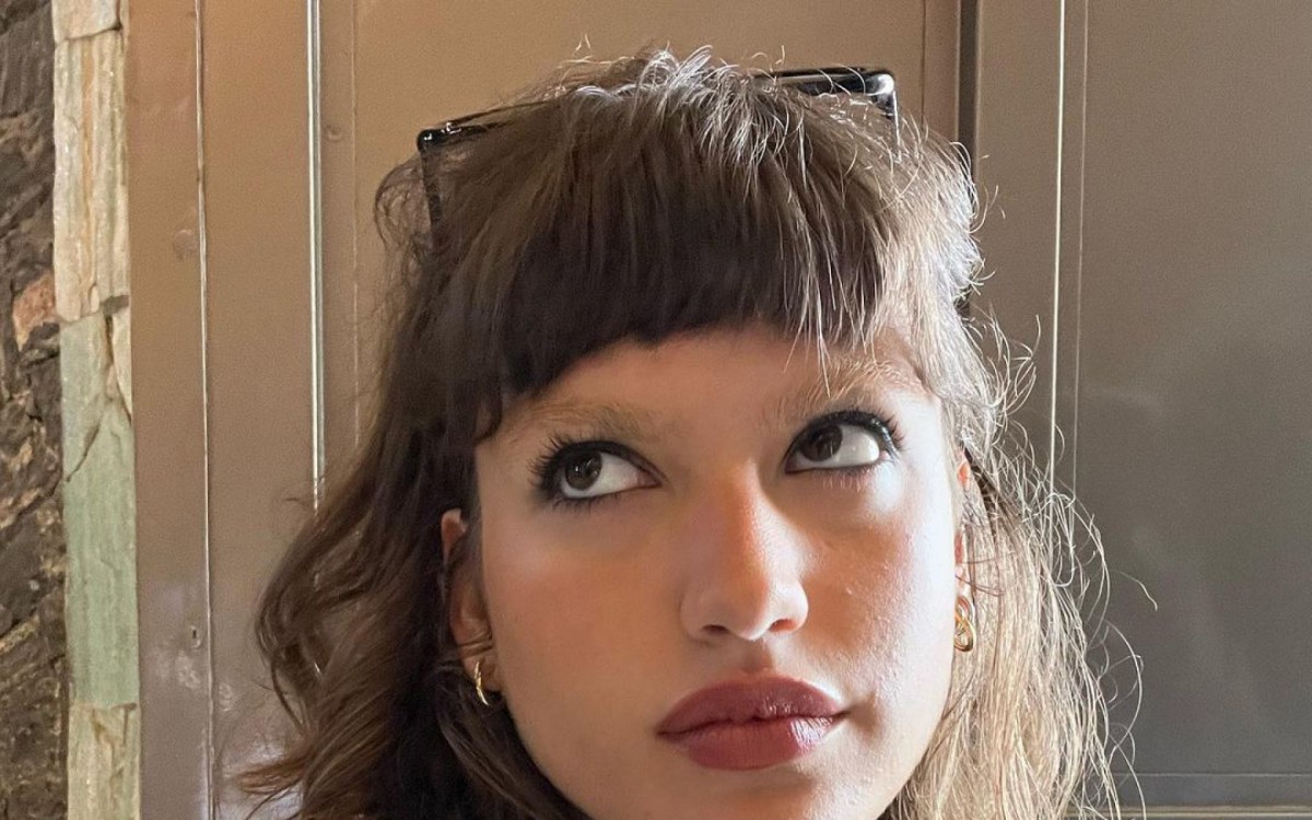 Giovanna Grigio completa 25 anos