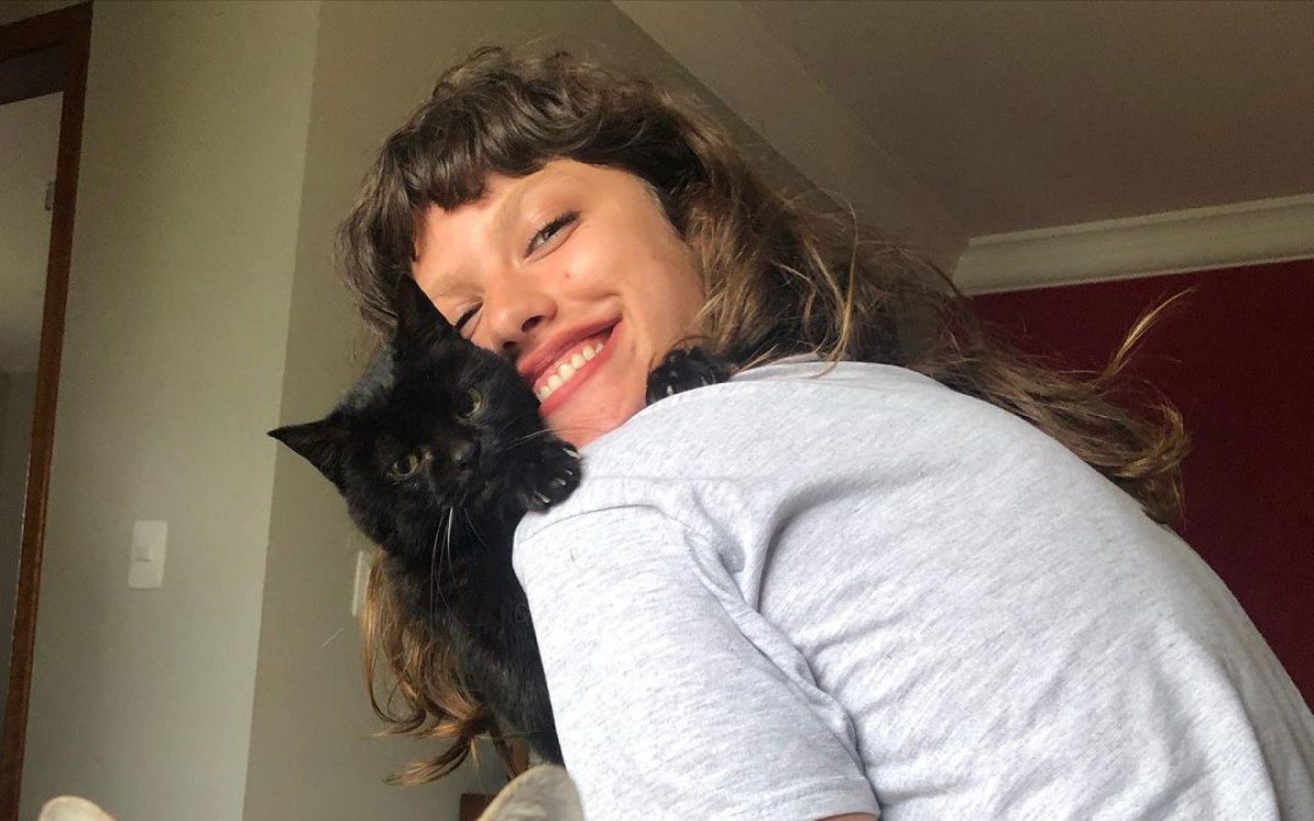 Giovanna Grigio completa 25 anos