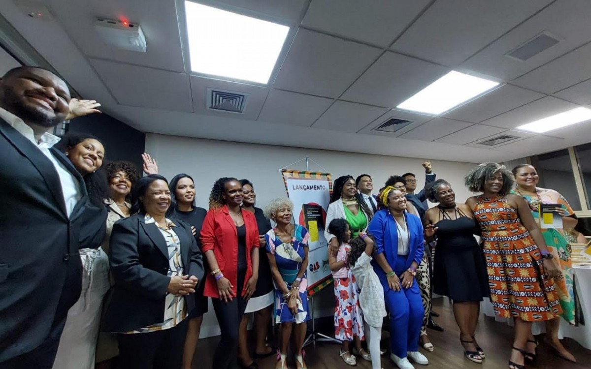 Este &eacute; o segundo livro coletivo da profissional de Rio das Ostras. "Se tornar refer&ecirc;ncia para outros advogados &eacute; uma das satisfa&ccedil;&otilde;es em escrever e compartilhar conhecimentos", disse Mari&acirc;ngela de Castro