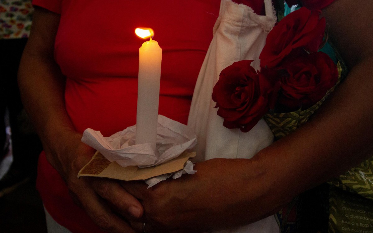 Fi&eacute;is v&atilde;o &agrave; missa na Igreja dos Capuchinhos, na Tijuca, no dia de S&atilde;o Sebasti&atilde;o