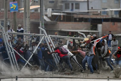 Em dia de protestos, Peru fecha aeroportos e interrompe serviço de trem a Machu Picchu