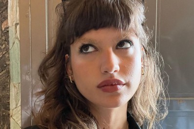 Giovanna Grigio completa 25 anos e reflete sobre 'crise do 1/4 de século' 