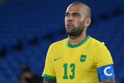 Jogador Daniel Alves é detido por acusação de assédio sexual