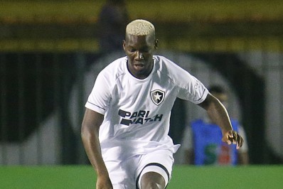 Técnico do Botafogo elogia Patrick de Paula: 'Que continue um bom caminho'