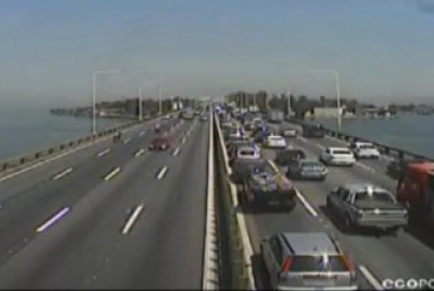 Estradas têm fluxo intenso nos acessos à Região dos Lagos