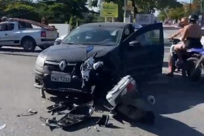 Carro atinge motociclista em Iguaba Grande
