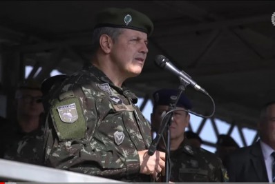 Lula demite comandante do Exército e nomeia o general Tomás Paiva para o cargo