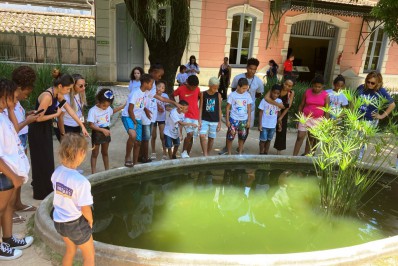 Mesquitenses atendidos pelos CRAS Banco de Areia e Rocha Sobrinho ganharam passeio histórico
