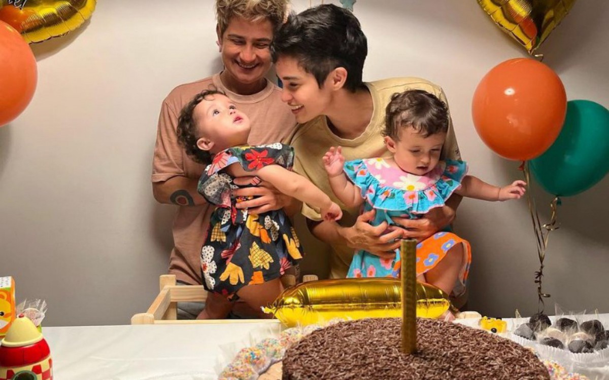 Nanda Costa, Lan Lanh e as filhas Kim e Tiê - Reprodução/Instagram