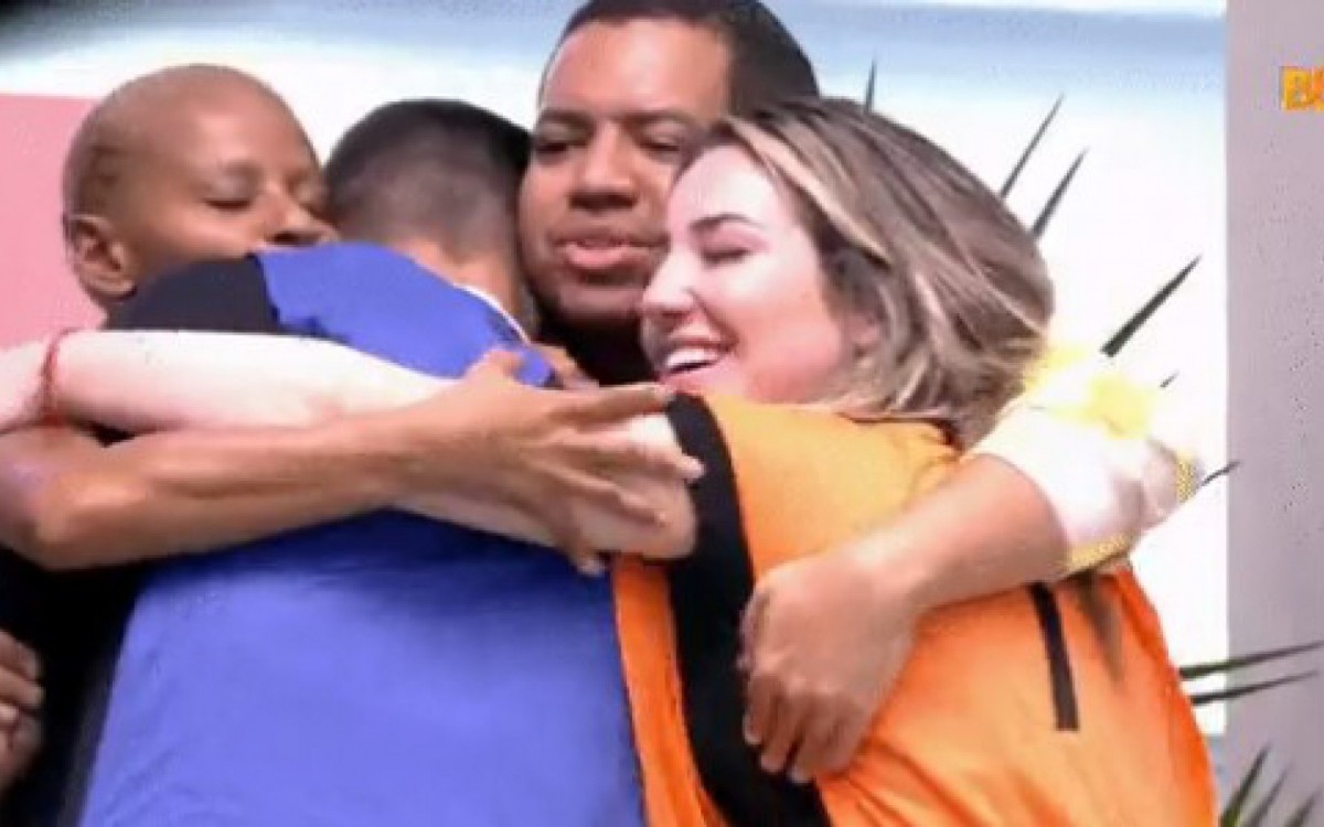 Aline Wirley e Bruno convidaram Cara de Sapato e Amanda para o 'Almoço do Anjo' - Reprodução/Globoplay