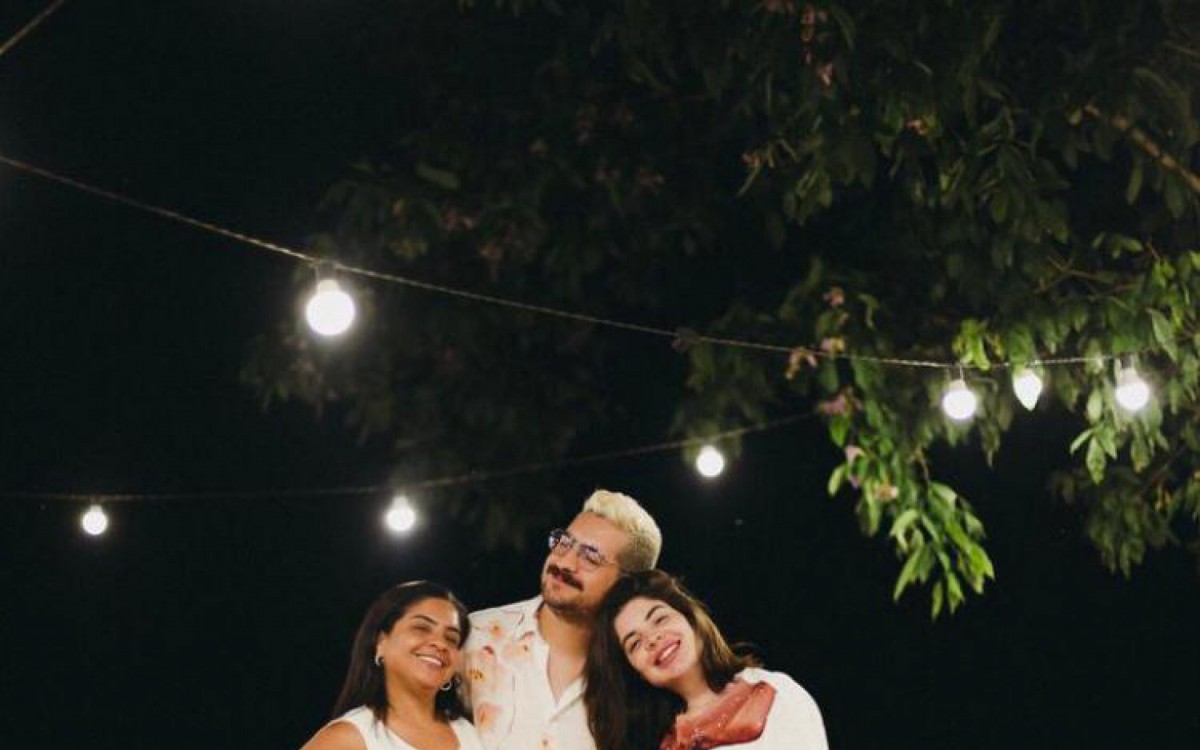 Gkay compartilha registros do final de ano ao desabafar sobre sumi&ccedil;o das redes sociais