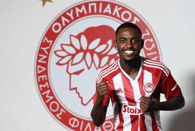 Olympiacos, da Grécia, oficializa a contratação de Ramon, ex-Flamengo