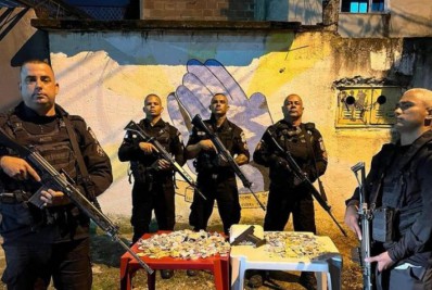 PM prende suspeito com pistola, munições e drogas em Belford Roxo