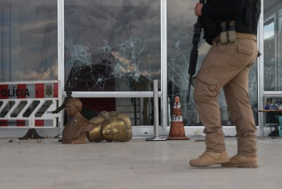 Dois domingos após atos golpistas, metade dos detidos já foi liberada da cadeia