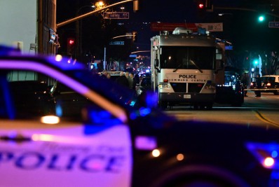 Homem abre fogo em boate e deixa dez mortos na Califórnia