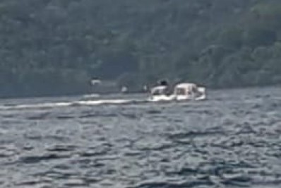 Embarcação afunda na baía da Ilha Grande