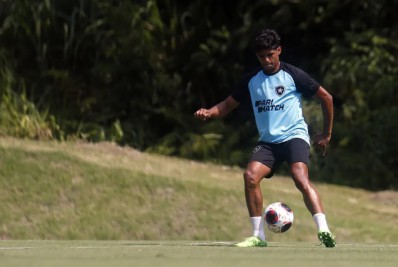 Trio da base seguirá com elenco principal do Botafogo na disputa do Carioca