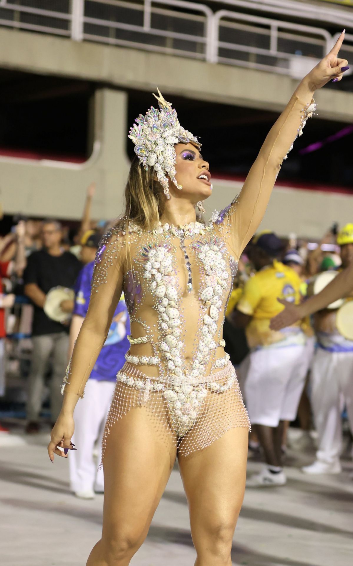 Lexa participa do ensaio t&eacute;cnico da Unidos da Tijuca na Marqu&ecirc;s de Sapuca&iacute; 