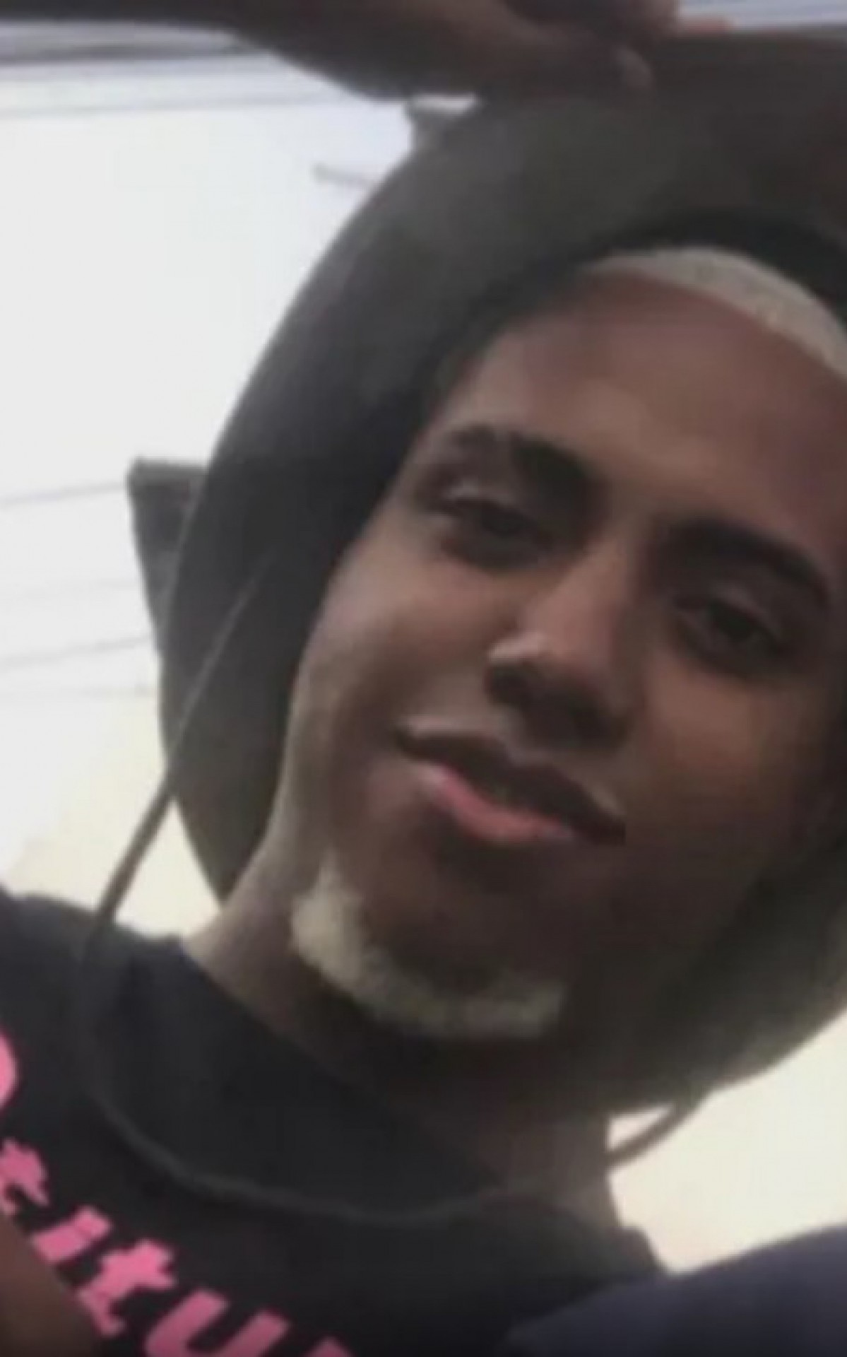 Daniel Eduardo Silveira Pinheiro, de 18 anos, vai ser enterrado na tarde deste domingo (22) - Reprodu&ccedil;&atilde;o