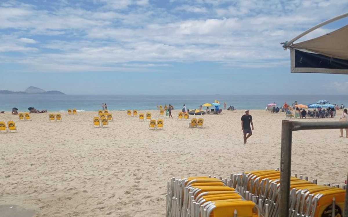Barraqueiros foram multados por loteamento ilegal das praias