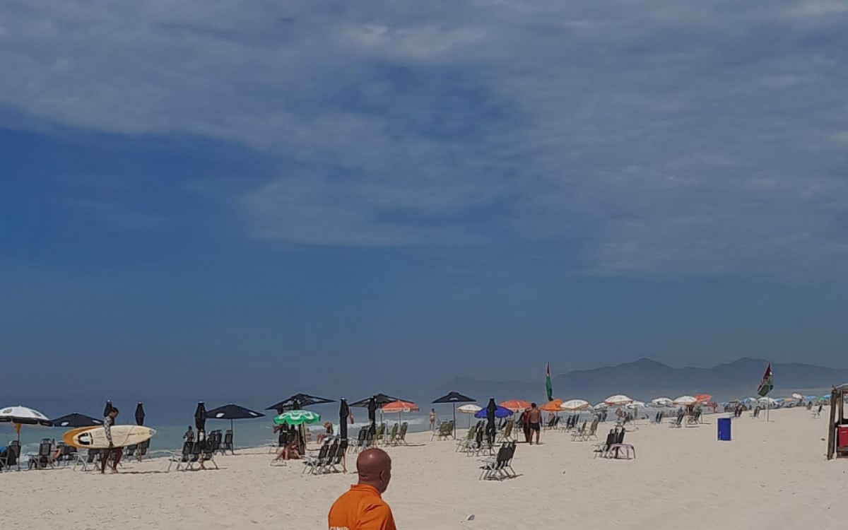 Comlurb recolhe 640,4 toneladas de resíduos das areias das praias no feriadão de São Sebastião - Divulgação / Comlurb