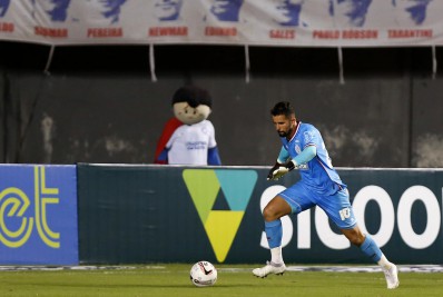 Emprestado pelo Fluminense, Marcos Felipe falha em derrota do Bahia
