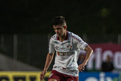 Titular contra o Madureira, Giovanni comemora vitória do Fluminense: 'Feliz demais'