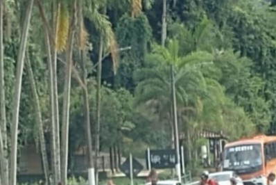 Acidente entre carro e moto com uma vítima na BR 101 em Angra