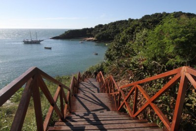 Búzios discute Plano de Intervenção e Ordenamento nas praias Azeda e Azedinha para obtenção da Bandeira Azul