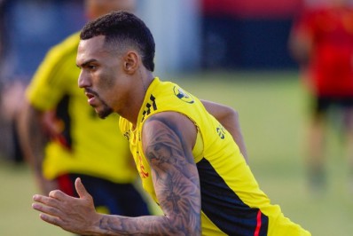 Grêmio entra na briga pela contratação de lateral do Flamengo