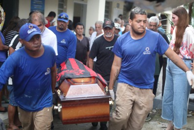 Corpo do radialista Gilson Ricardo é enterrado no Rio
