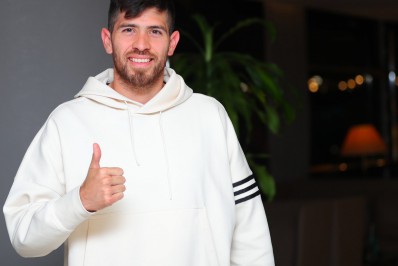 Al Nassr anuncia Agustín Rossi, que tem pré-contrato com o Flamengo