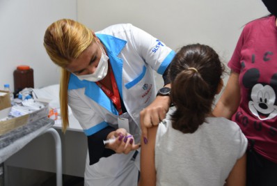 Rio e São Gonçalo retomam vacinação de crianças de 6 meses a 4 anos contra a Covid com a Pfizer Baby