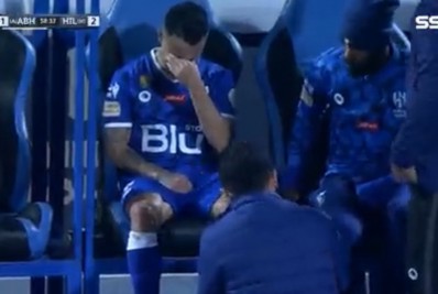 Ex-atacante do Flamengo, Michael deixa campo chorando e pode desfalcar clube árabe no Mundial de Clubes