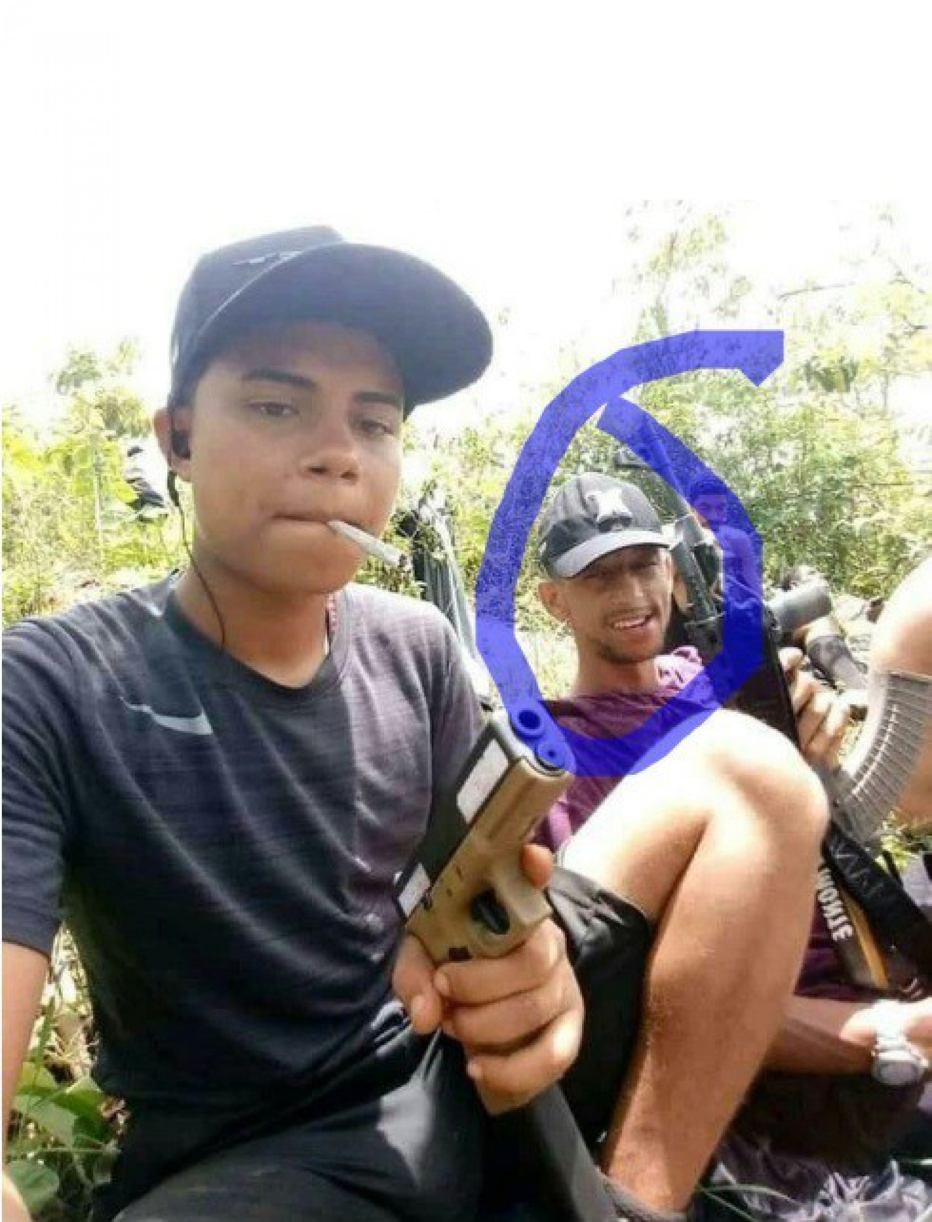 Luiz Fernando de Souza Batista, o "Liriu", &agrave; direita, foi preso na &uacute;ltima quinta-feira (19), durante uma opera&ccedil;&atilde;o do 18&deg; BPM (Jacarepagu&aacute;)
