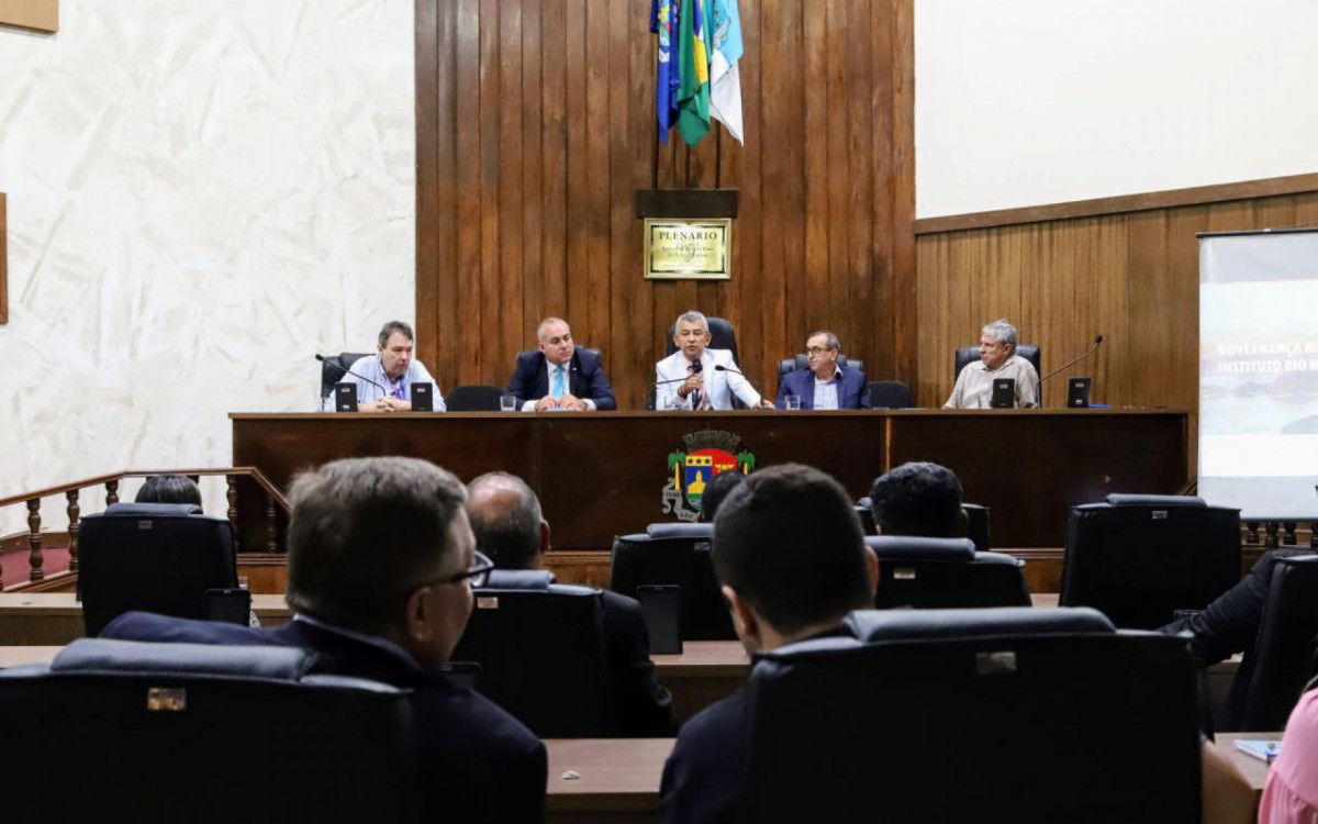 O prefeito de S&atilde;o Jo&atilde;o de Meriti, Dr. Jo&atilde;o, participou pela manh&atilde; do 1&deg; Semin&aacute;rio do Bloco 3 do Instituto Rio Metr&oacute;pole