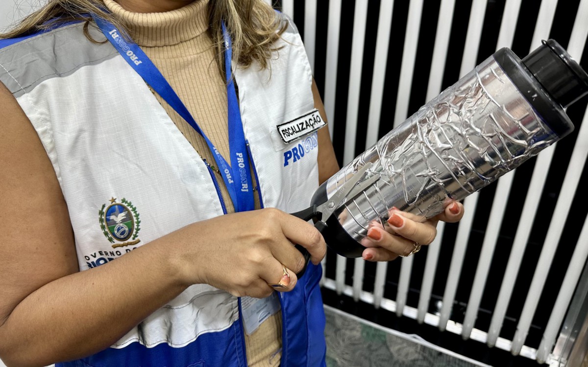 Procon-RJ e Polícia Civil interditam clínicas de bronzeamento artificial por uso de câmaras com lâmpadas ultravioleta, prática proibida pela Anvisa - Divulgação / Procon-RJ