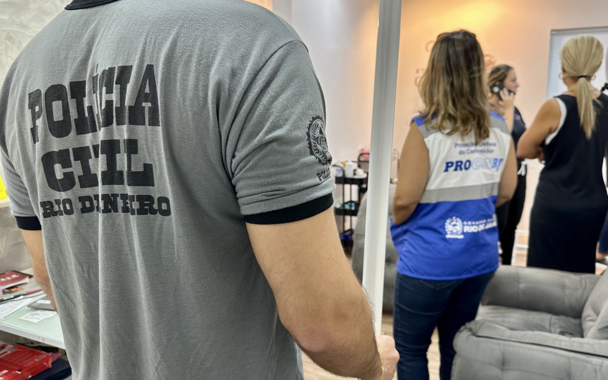 Procon-RJ e Polícia Civil interditam clínicas de bronzeamento artificial por uso de câmaras com lâmpadas ultravioleta, prática proibida pela Anvisa - Divulgação / Procon-RJ