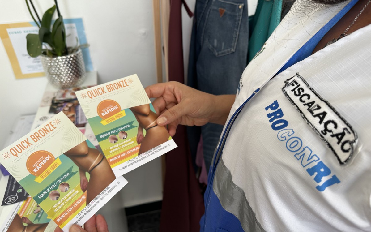 Procon-RJ e Polícia Civil interditam clínicas de bronzeamento artificial por uso de câmaras com lâmpadas ultravioleta, prática proibida pela Anvisa - Divulgação / Procon-RJ
