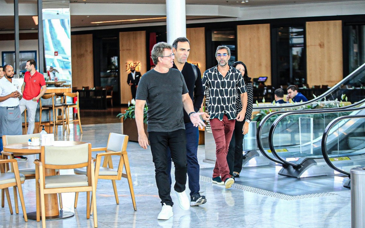 Tadeu Schmidt e Boninho estiveram em shopping do Rio nesta ter&ccedil;a-feira